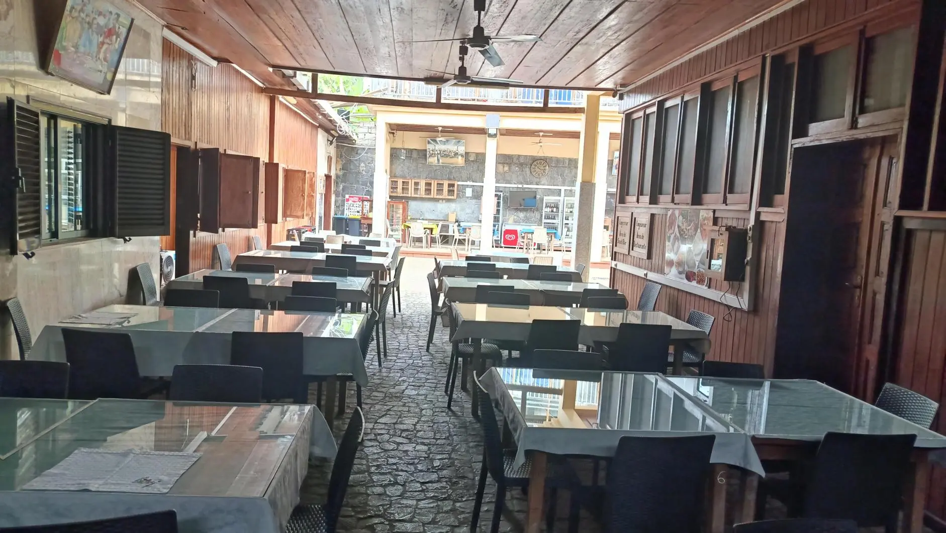 Pratos e especialidades do Restaurante Lugesmar São Tomé